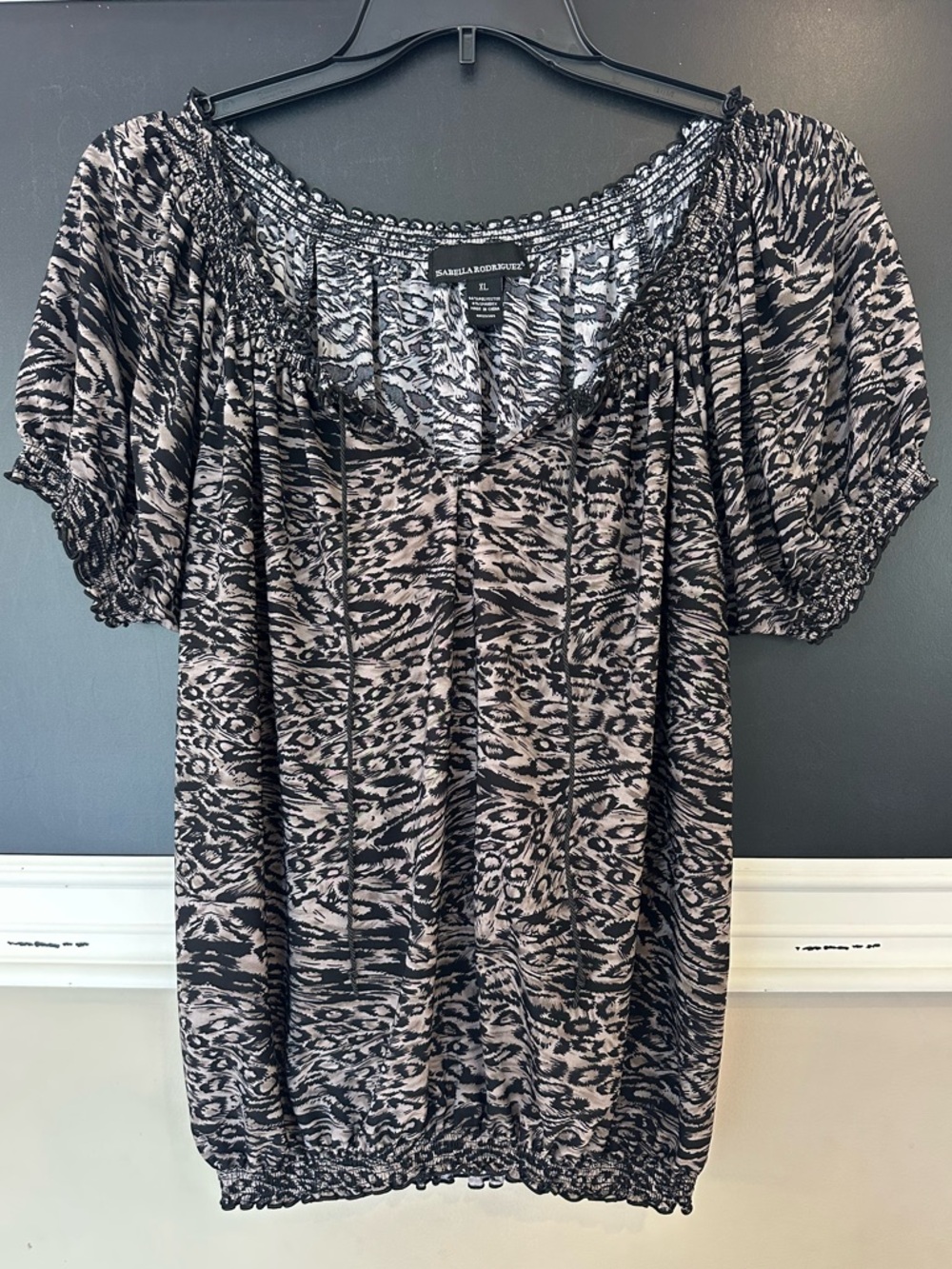 Isabella Rodriguez Black & Taupe Animal-Print Peasant Blouse Sz. XL